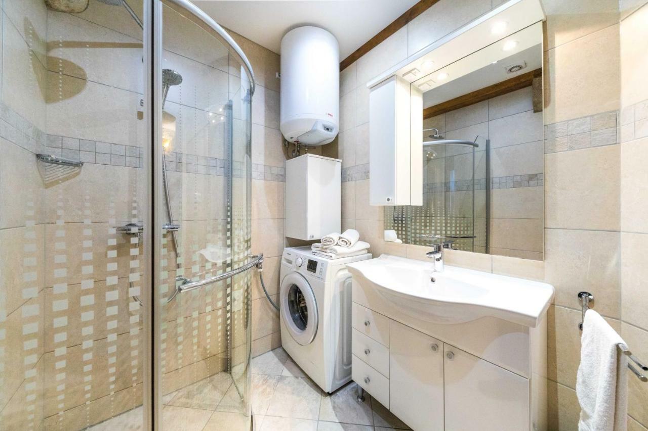 First Vestibul Apartment สปลิท ภายนอก รูปภาพ
